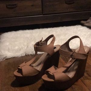 Super cute tan and brown bamboo wedges
